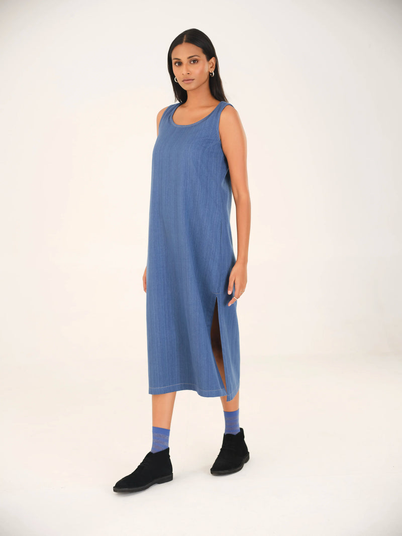 The stright-cut Dress