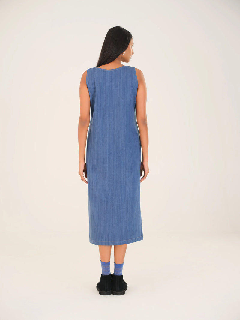 The stright-cut Dress
